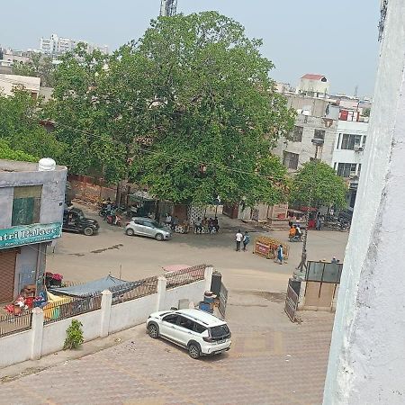 New Gayatri Palace Near Prem Mandir Vrindavan Bagian luar foto
