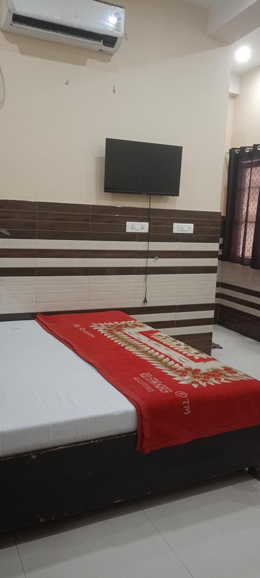 New Gayatri Palace Near Prem Mandir Vrindavan Bagian luar foto