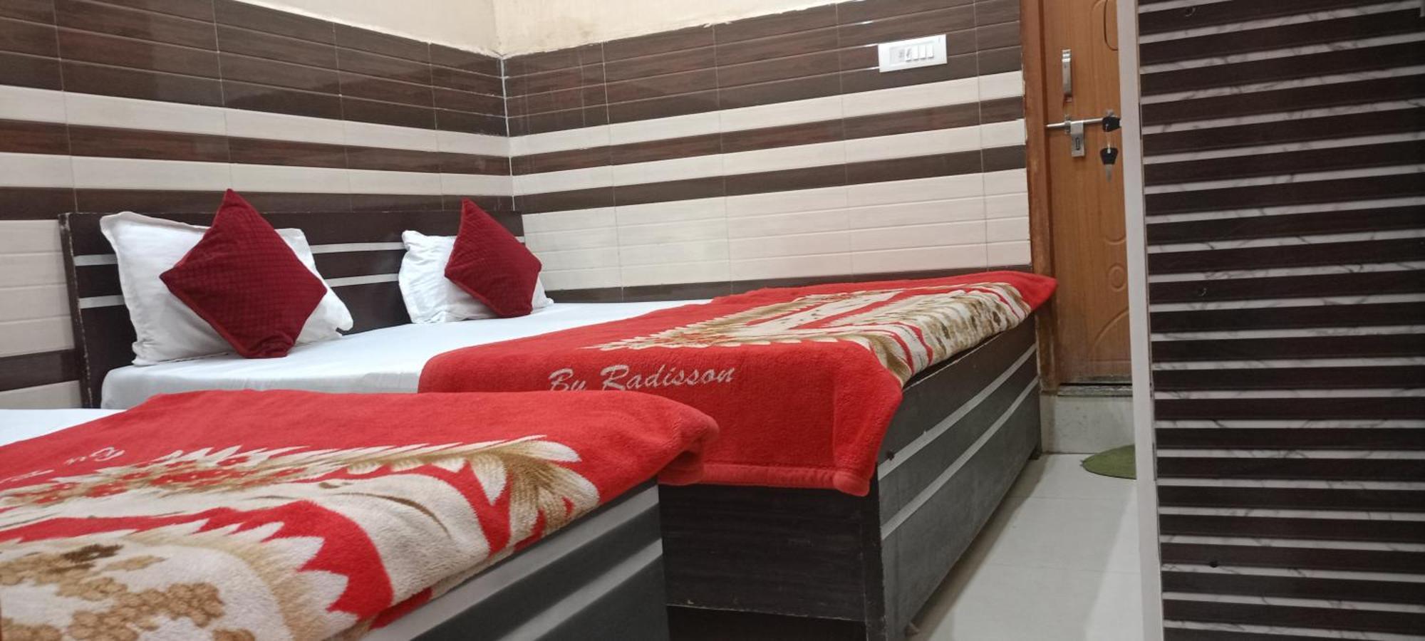 New Gayatri Palace Near Prem Mandir Vrindavan Bagian luar foto